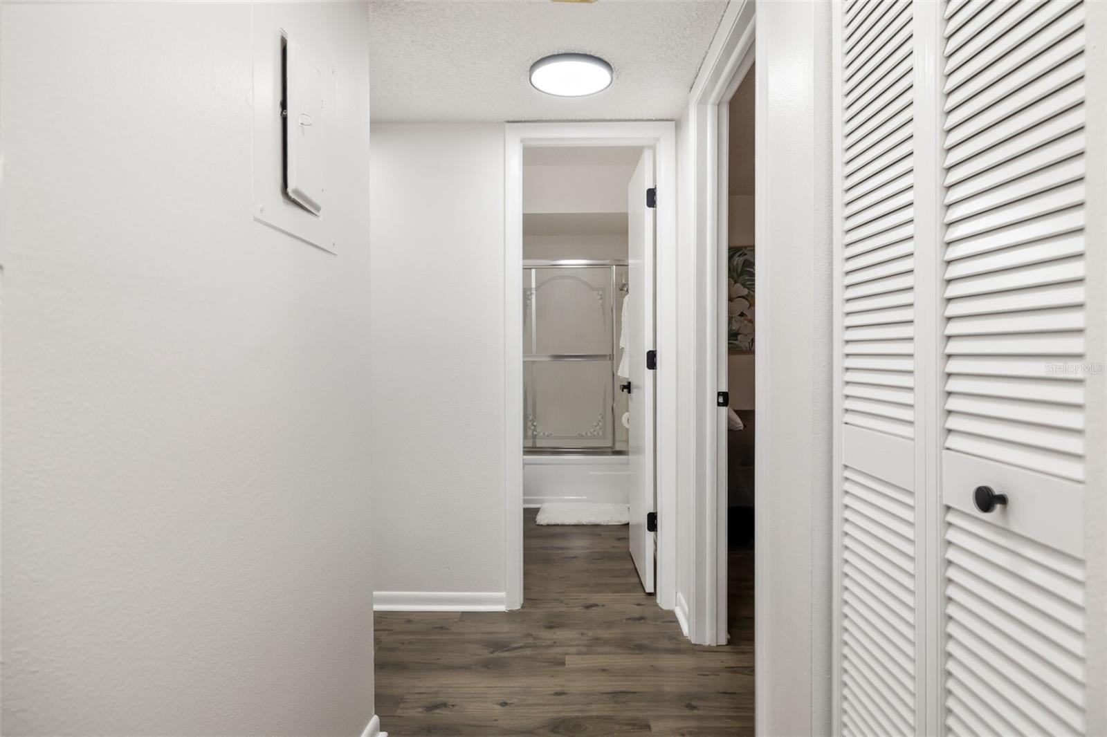 2585 COUNTRYSIDE BLVD #4302