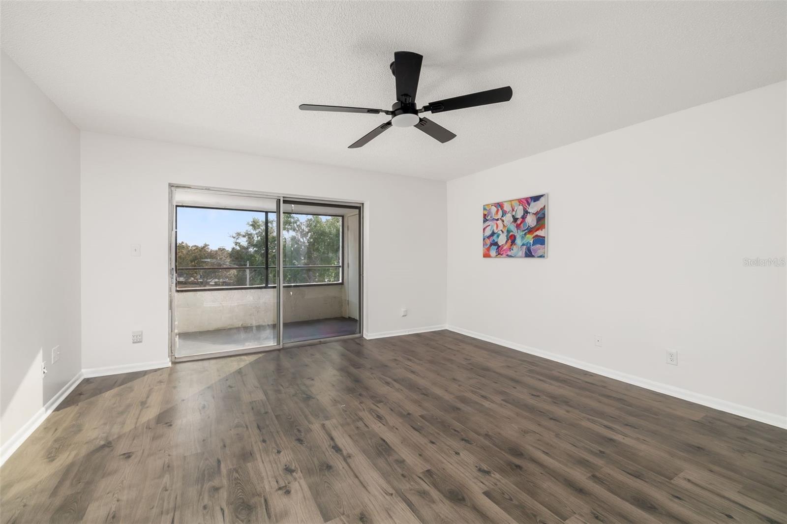 2585 COUNTRYSIDE BLVD #4302