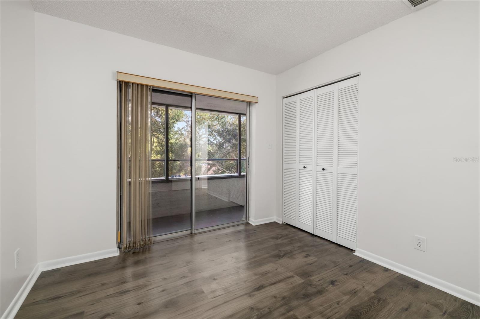 2585 COUNTRYSIDE BLVD #4302