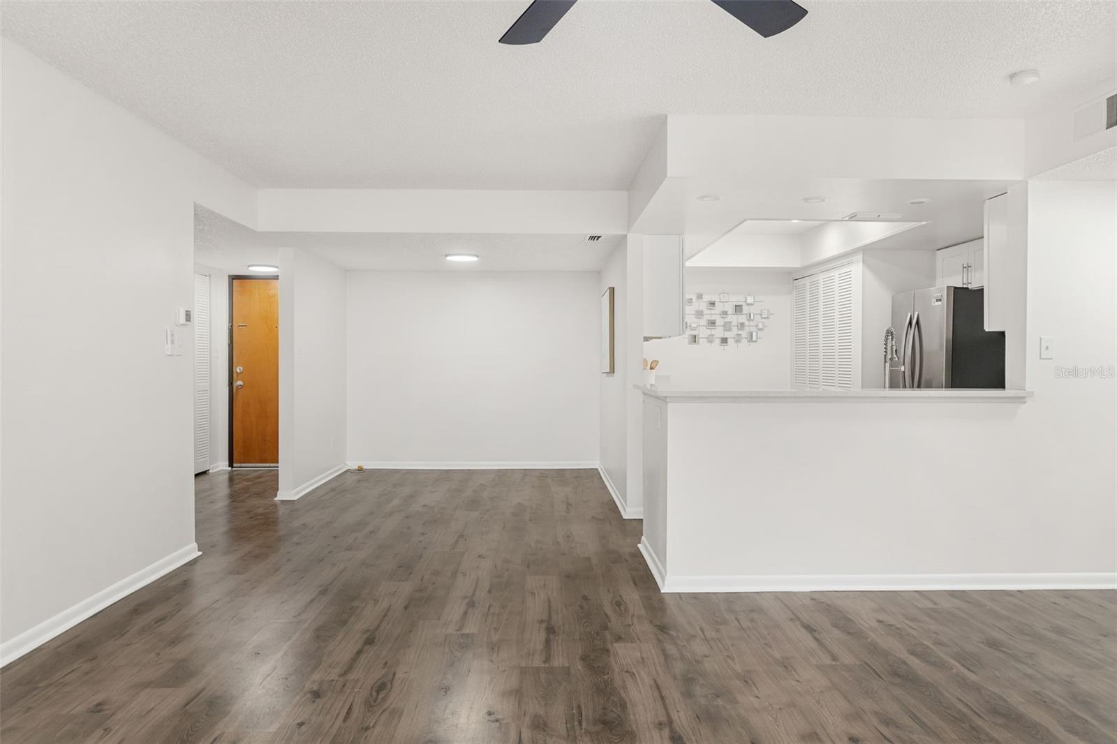 2585 COUNTRYSIDE BLVD #4302