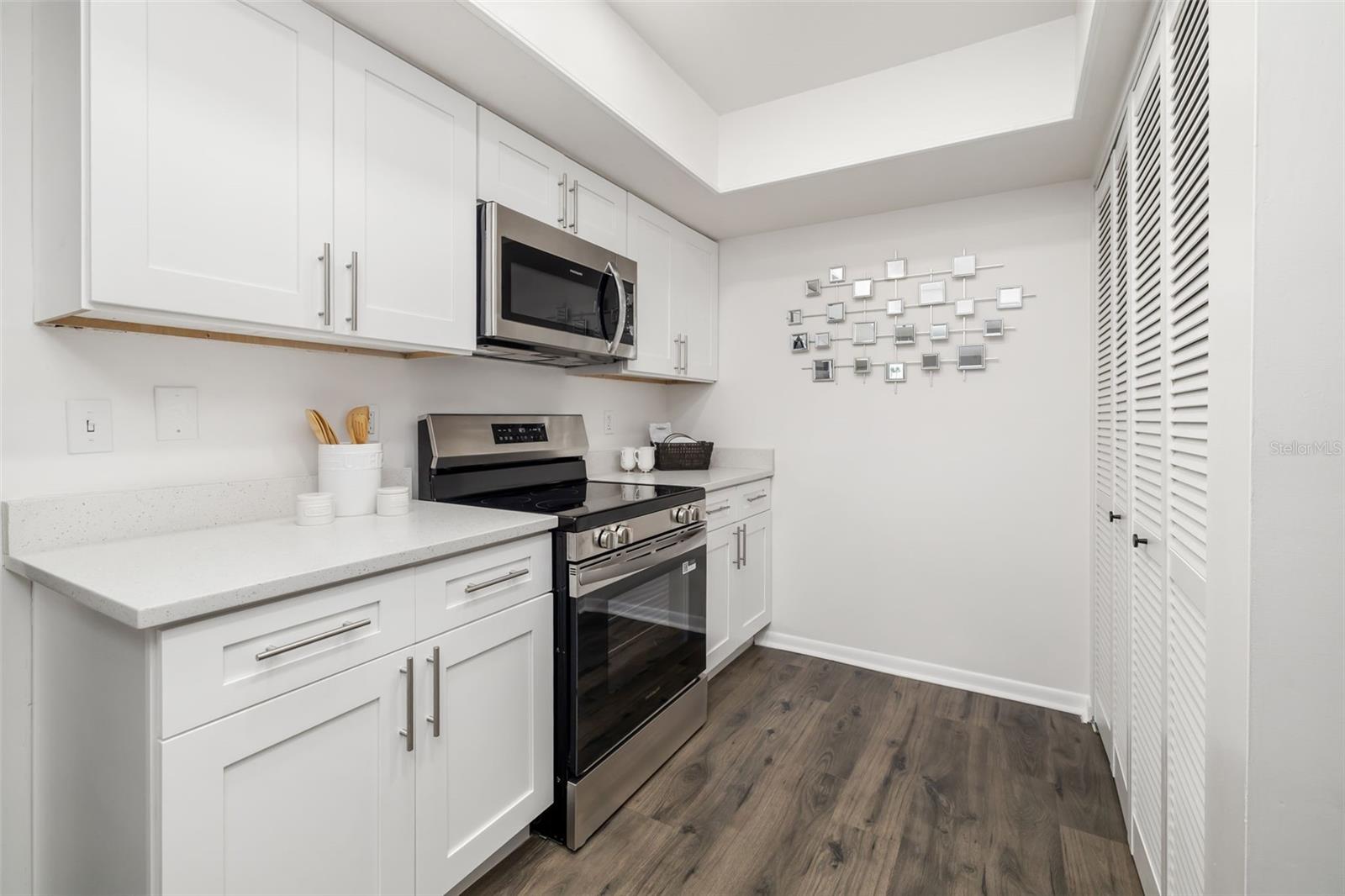 2585 COUNTRYSIDE BLVD #4302