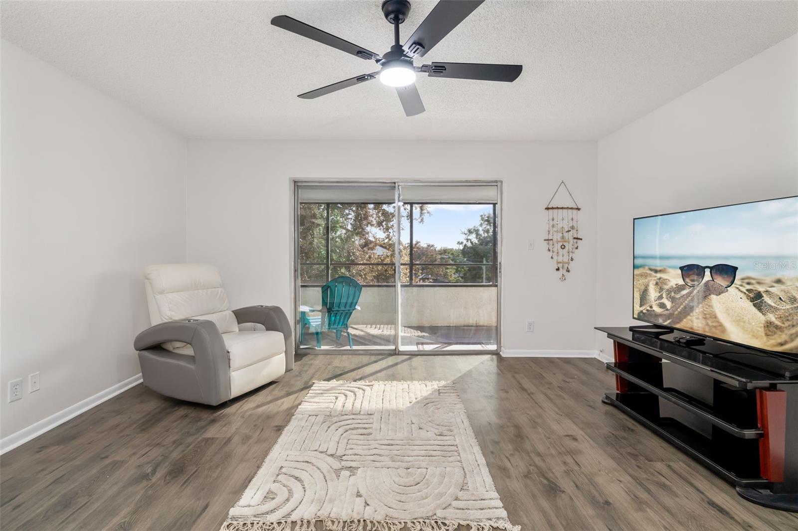 2585 COUNTRYSIDE BLVD #4302