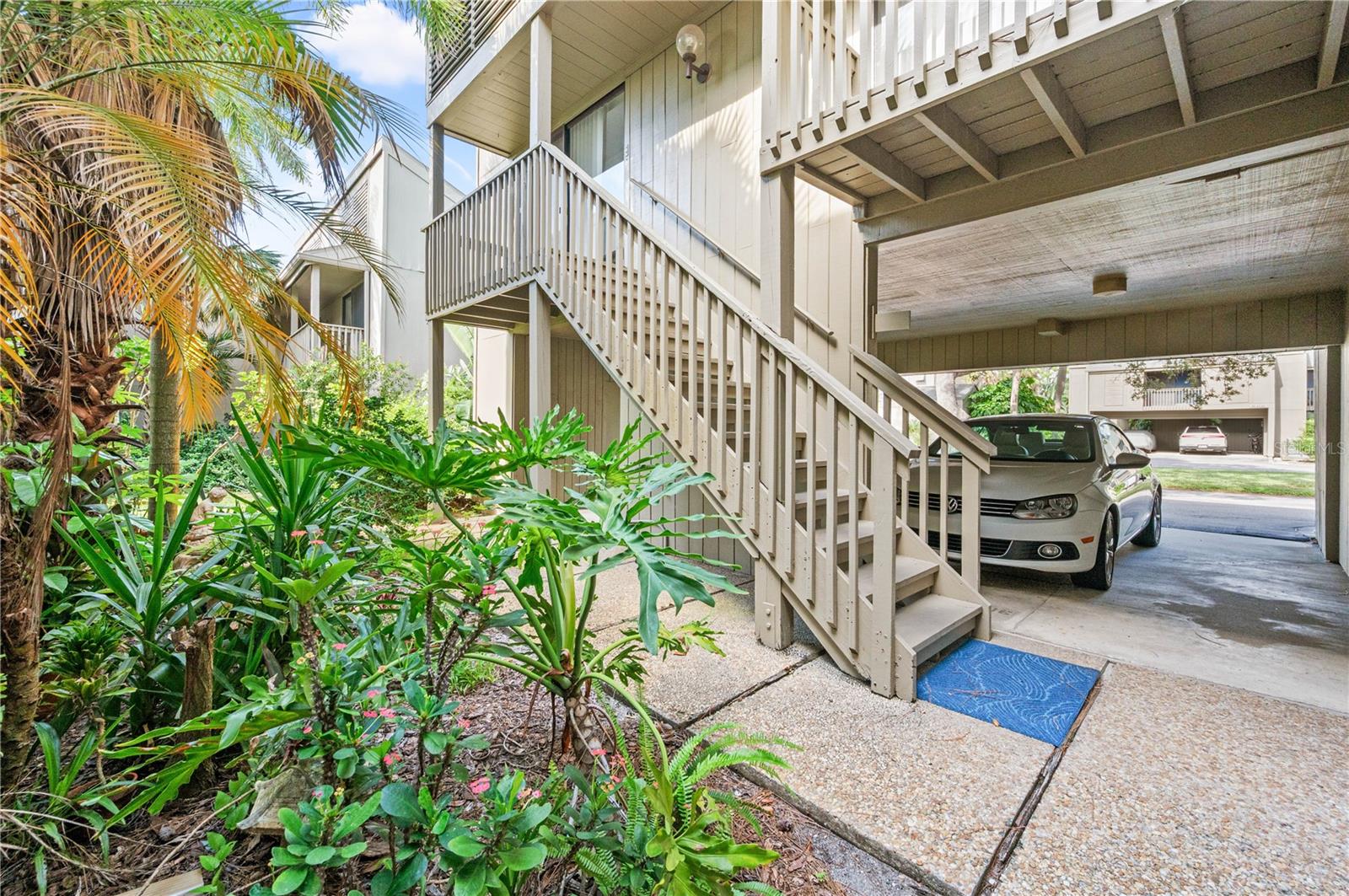 310 PINE RUN DR