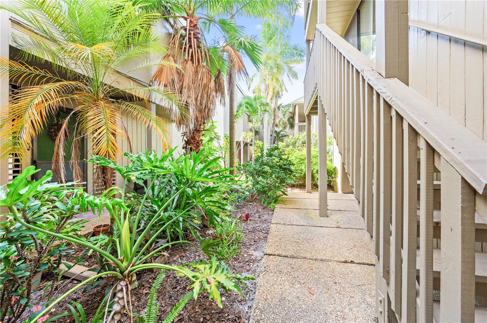 310 PINE RUN DR