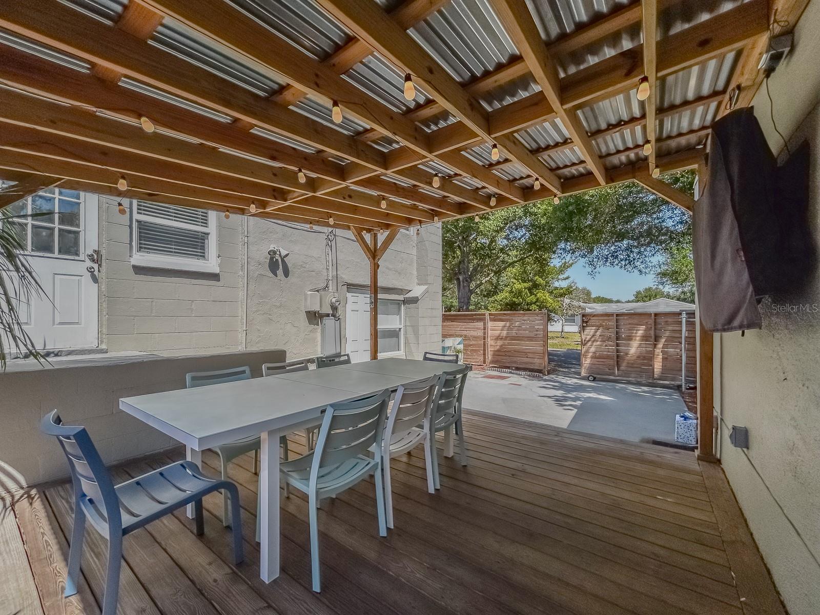 4247 DR MARTIN LUTHER KING JR ST N