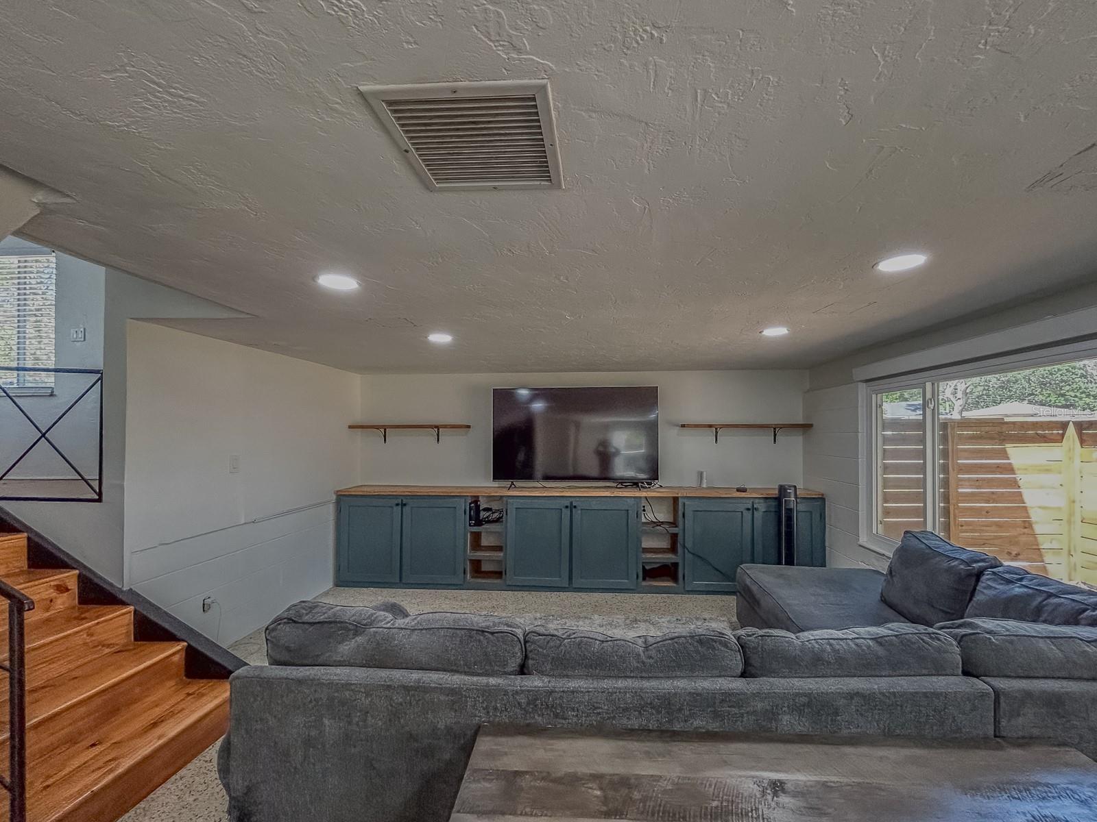 4247 DR MARTIN LUTHER KING JR ST N