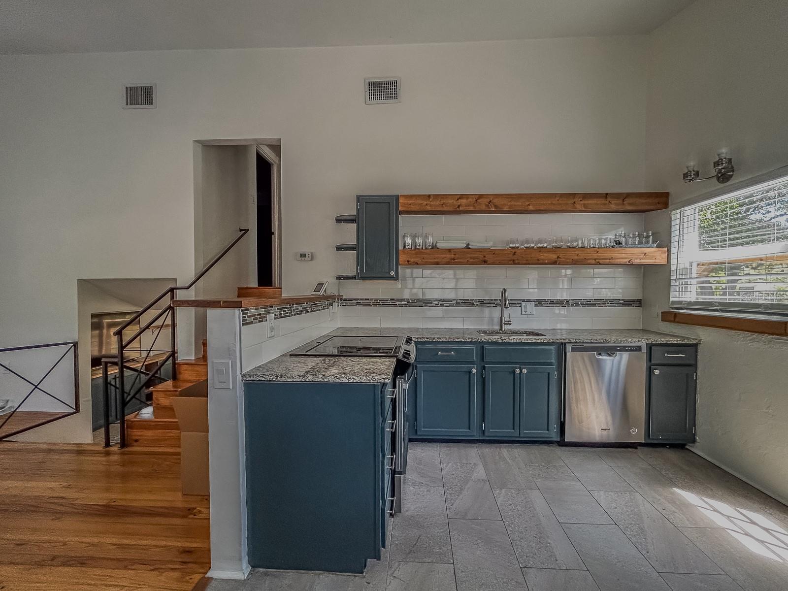 4247 DR MARTIN LUTHER KING JR ST N