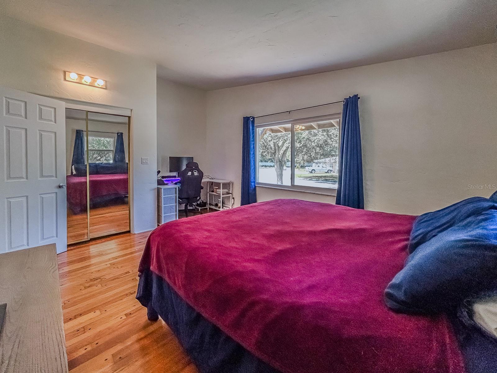 4247 DR MARTIN LUTHER KING JR ST N