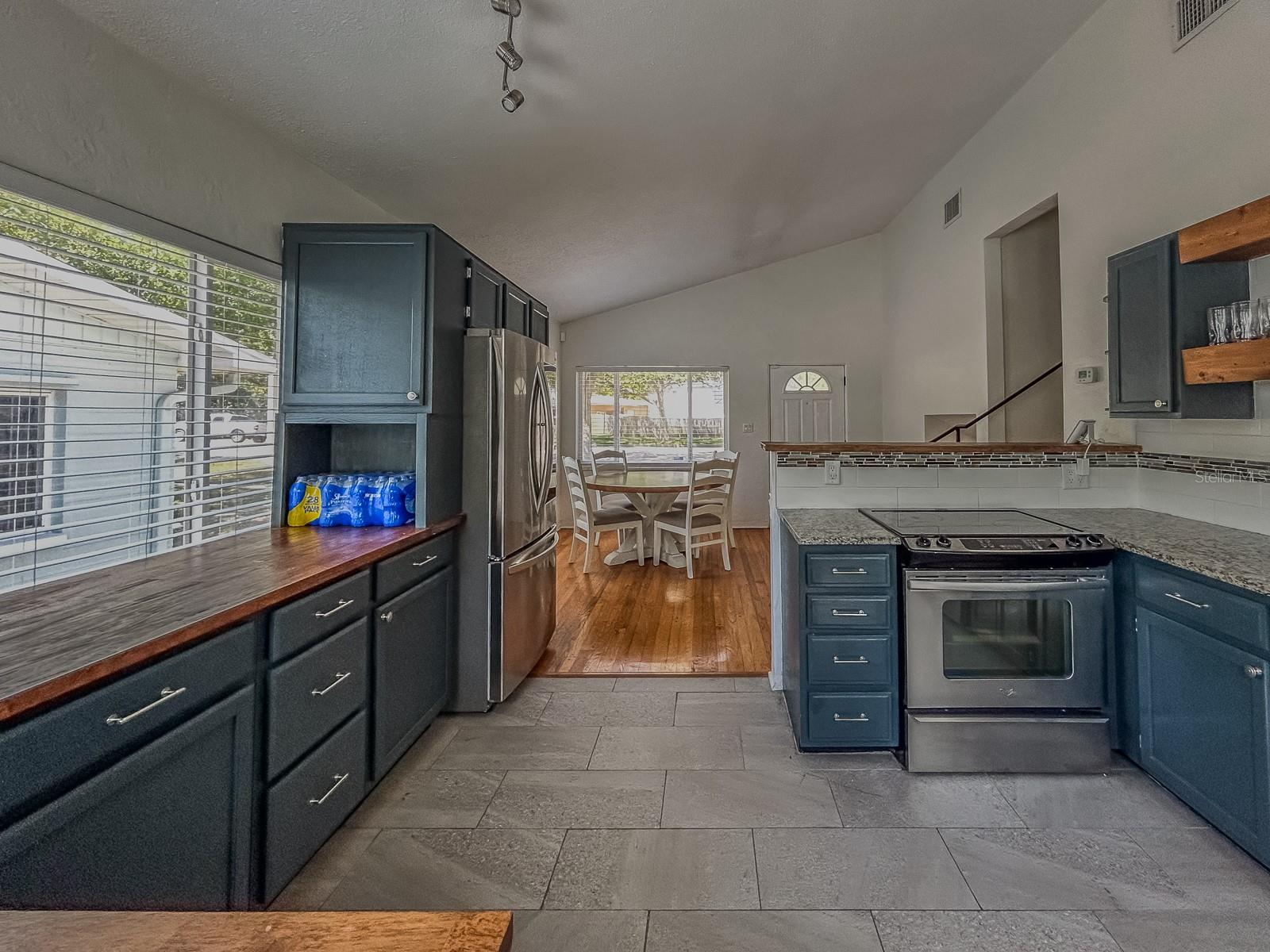 4247 DR MARTIN LUTHER KING JR ST N