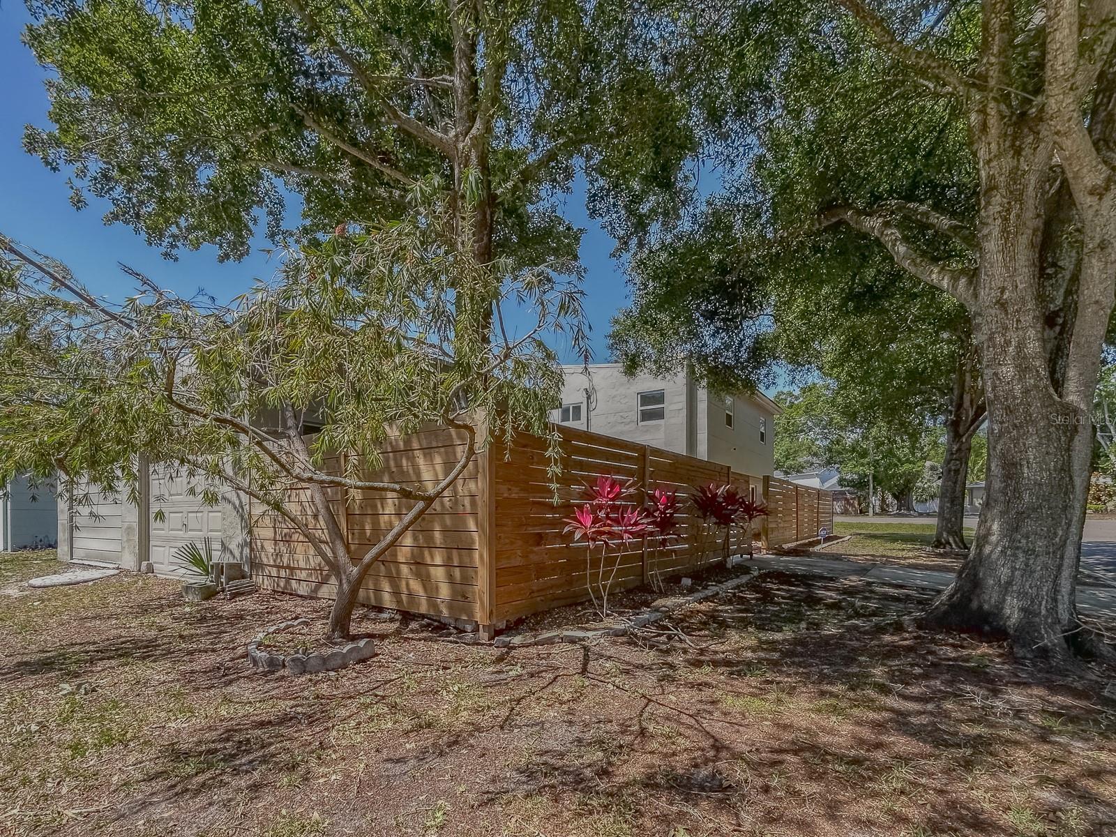 4247 DR MARTIN LUTHER KING JR ST N