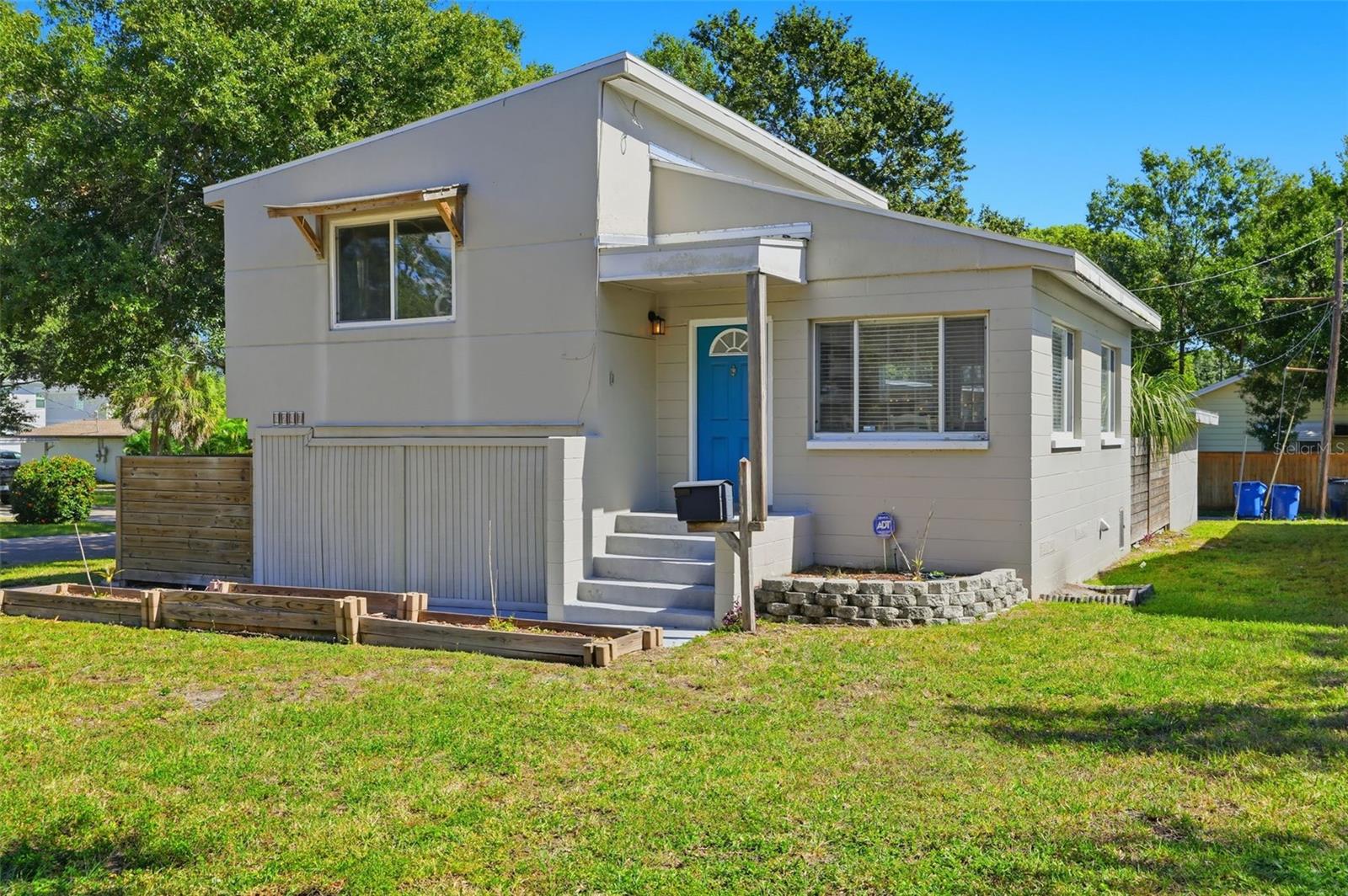 4247 DR MARTIN LUTHER KING JR ST N