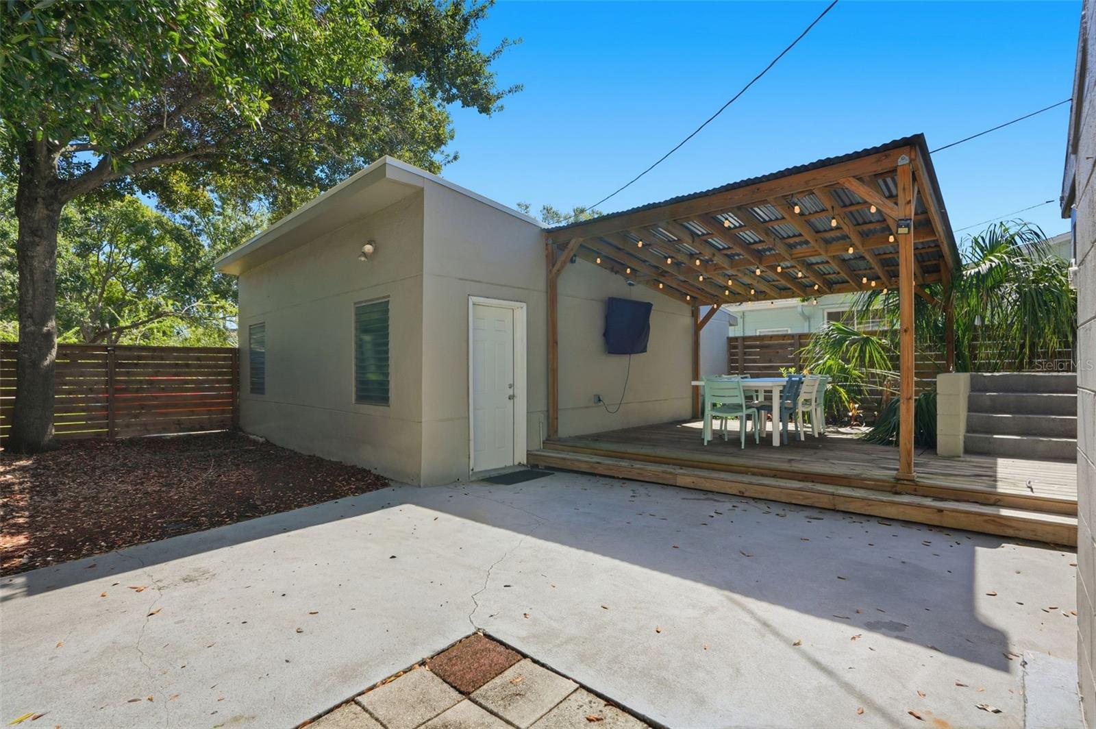 4247 DR MARTIN LUTHER KING JR ST N