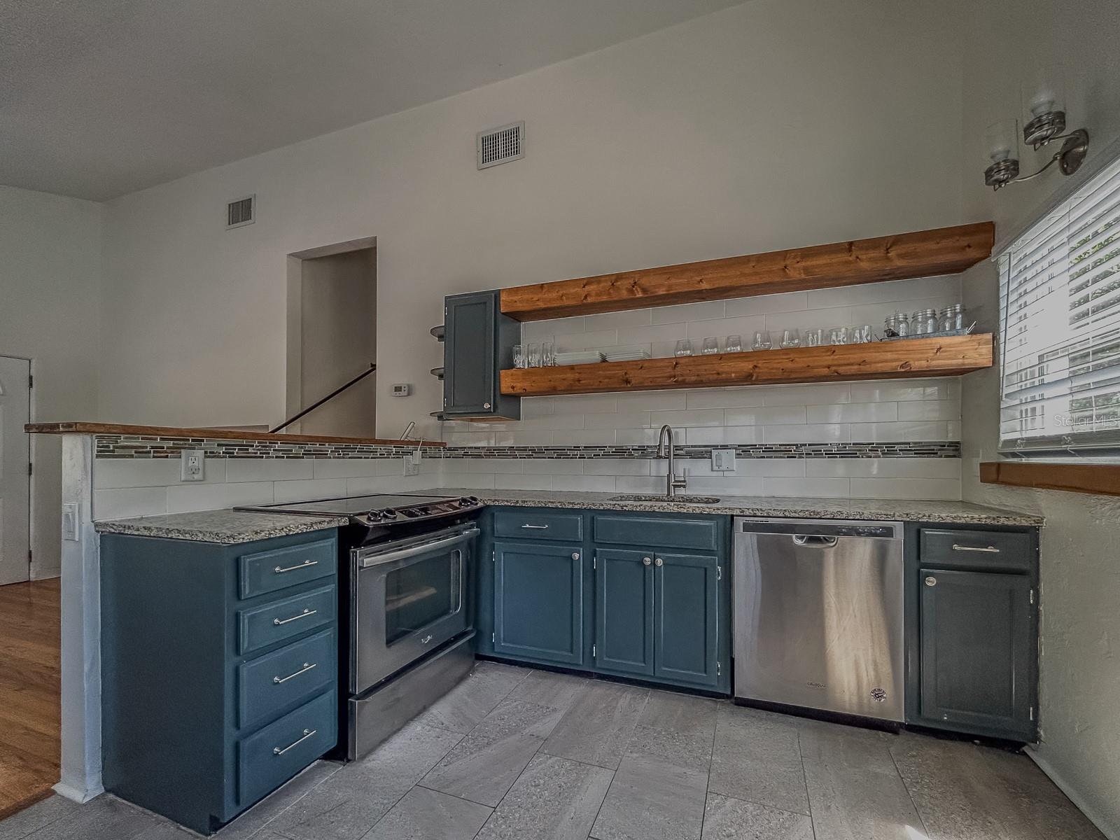 4247 DR MARTIN LUTHER KING JR ST N