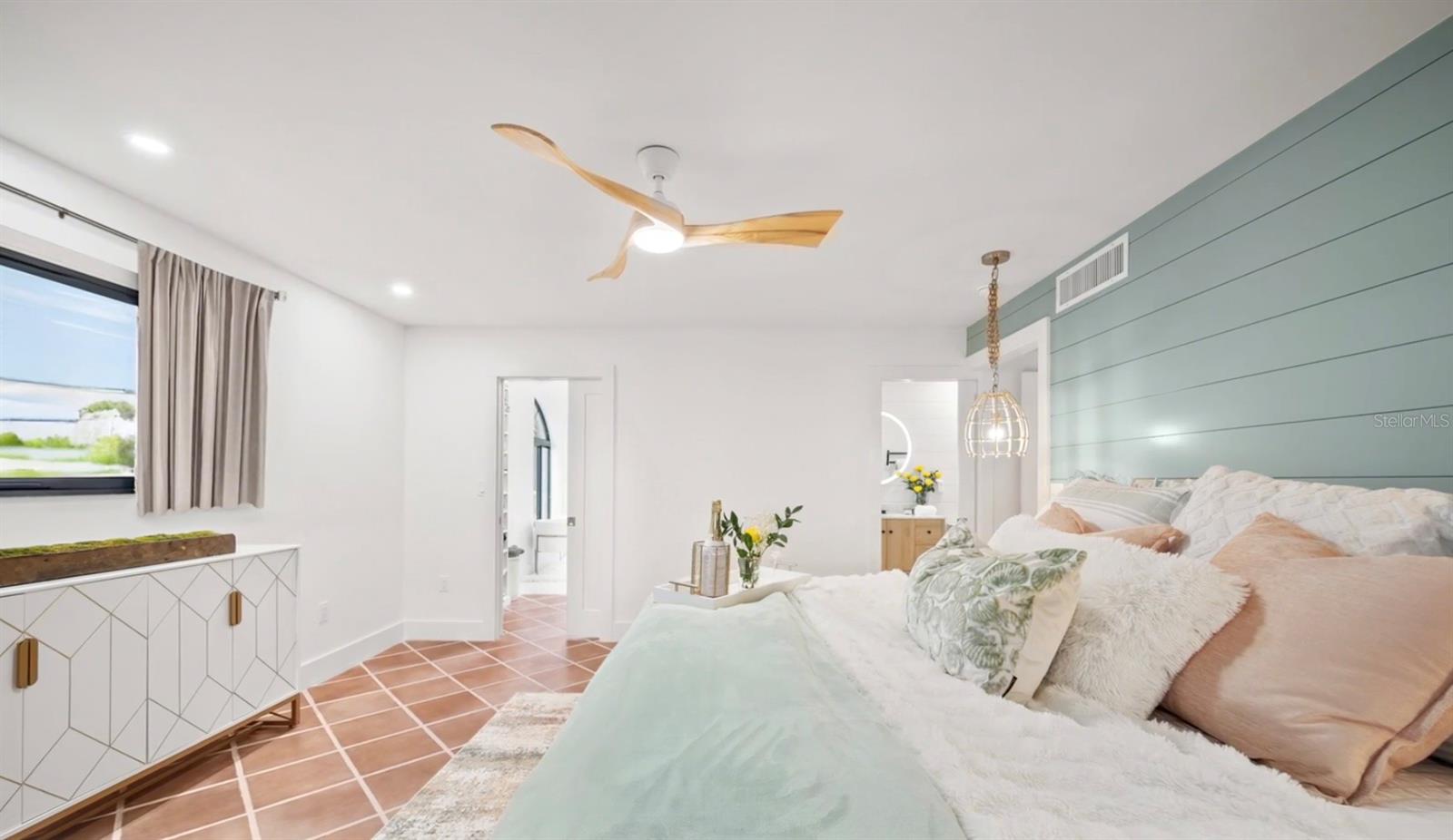 718 GOLDEN BEACH BLVD #1