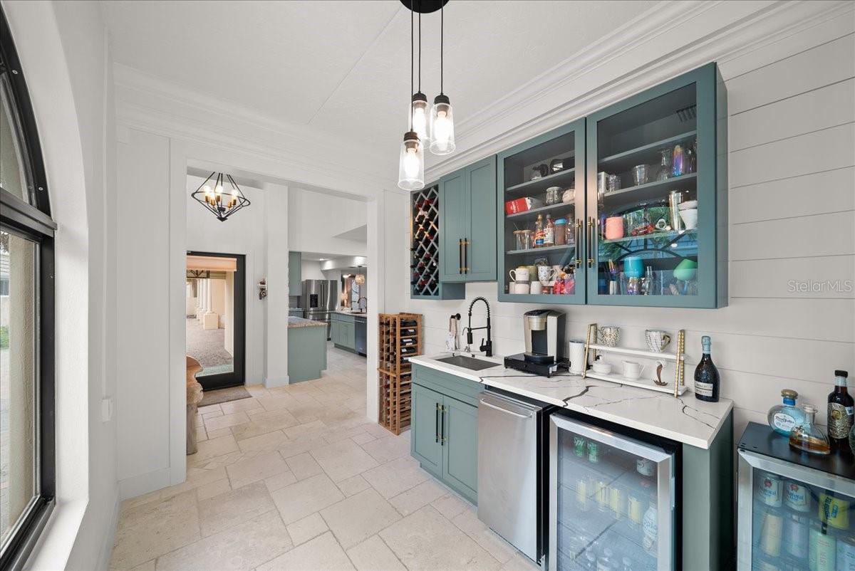 718 GOLDEN BEACH BLVD #1