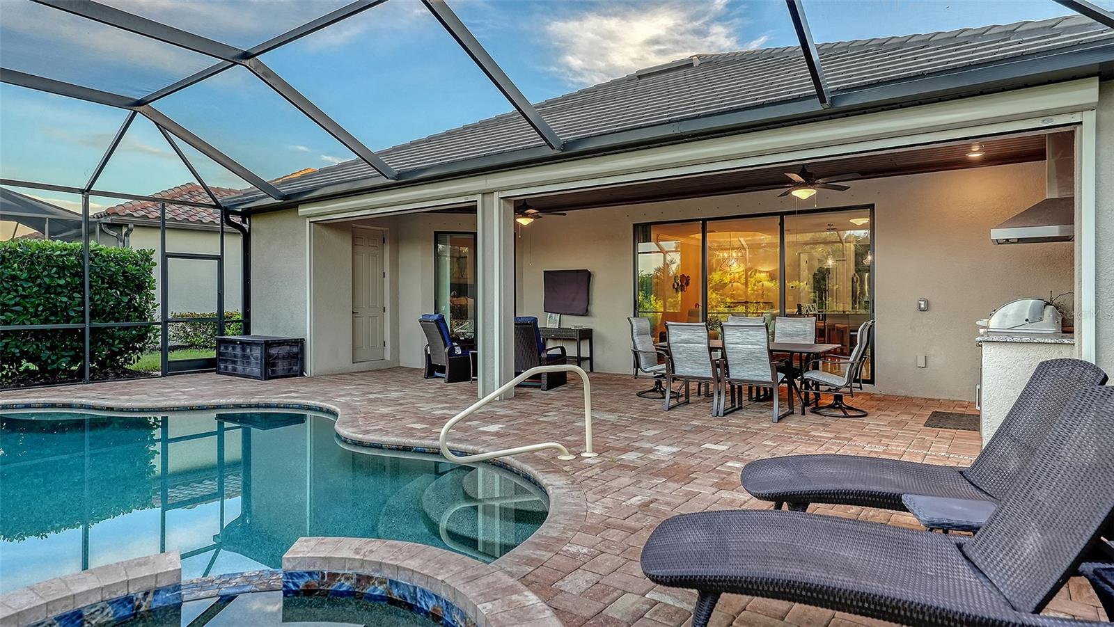 17609 HICKOK BELT LOOP