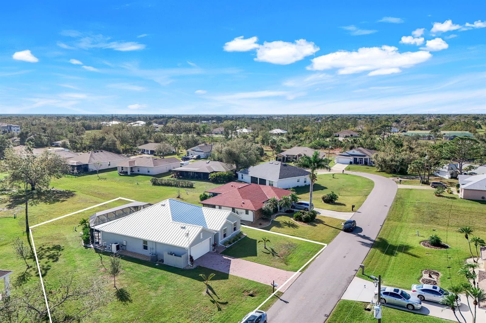 566 CORRIENTES CIR