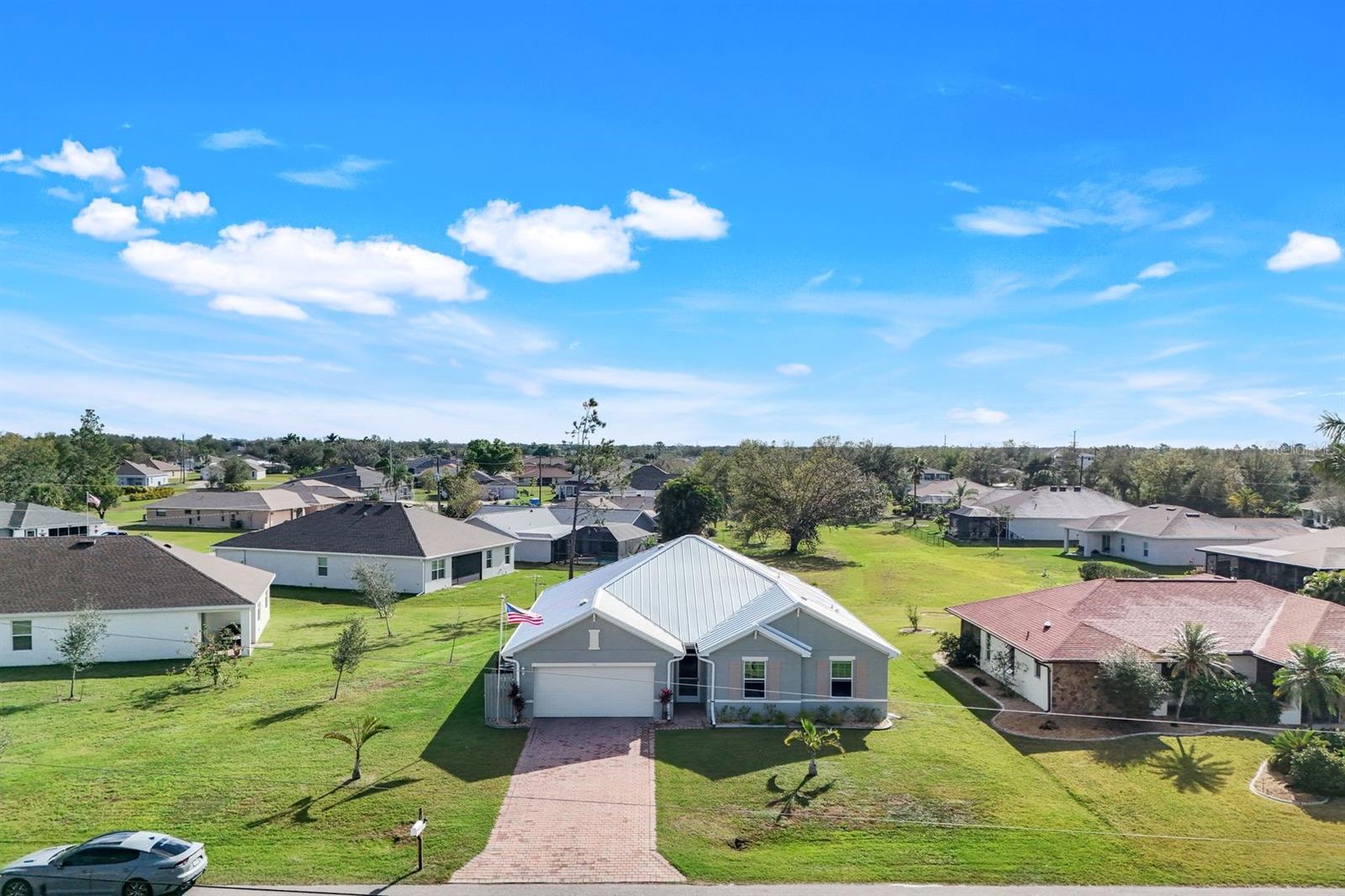 566 CORRIENTES CIR