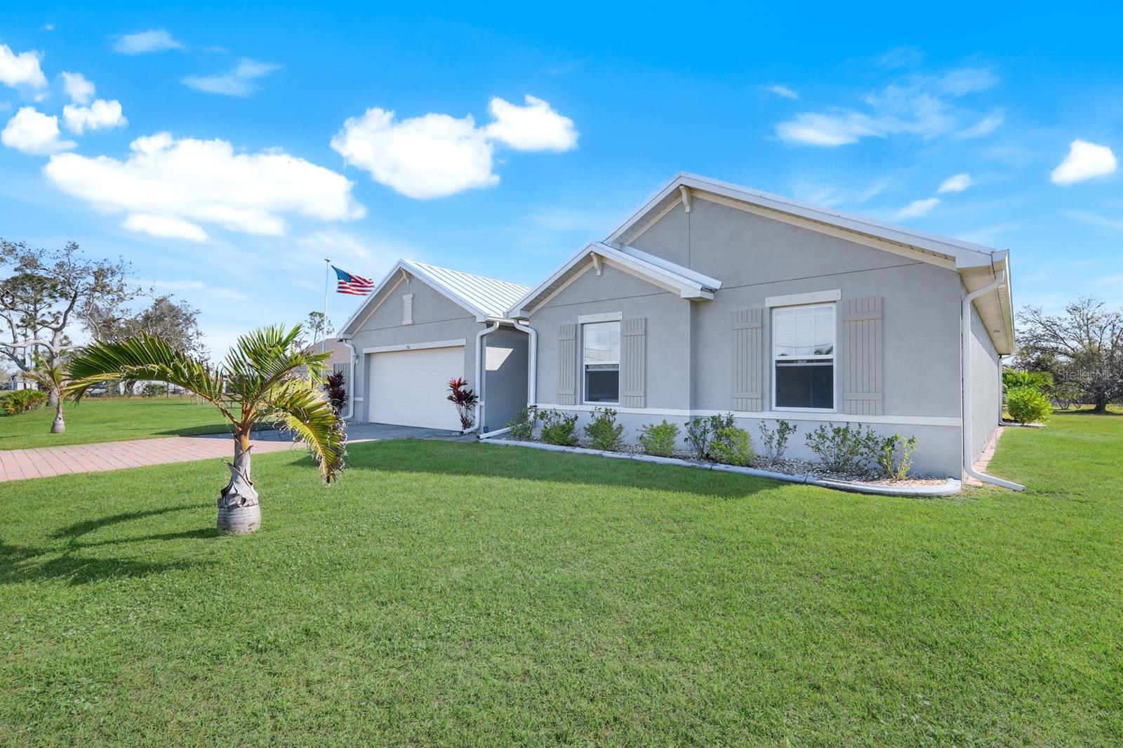 566 CORRIENTES CIR