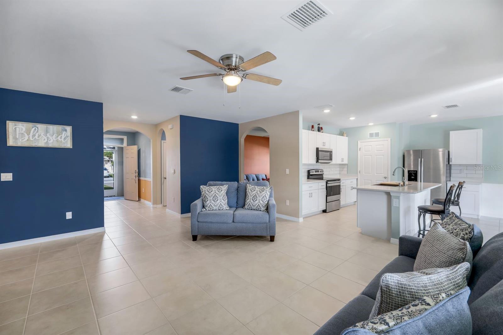 566 CORRIENTES CIR