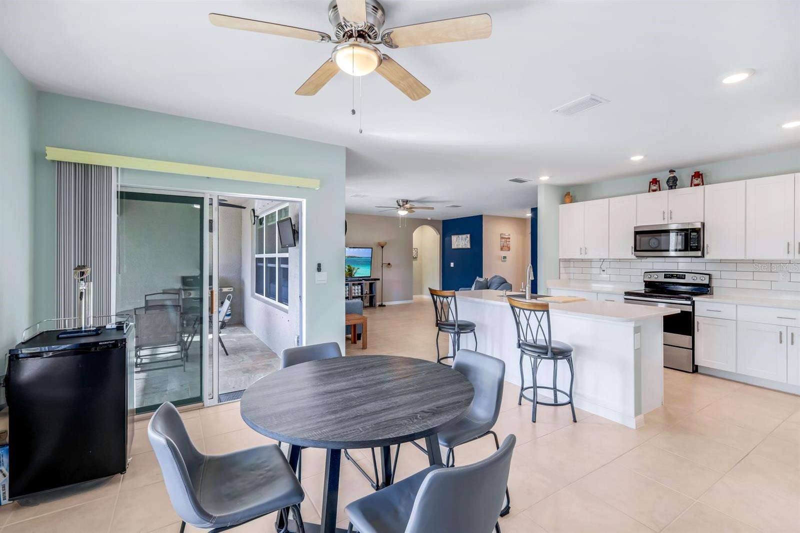 566 CORRIENTES CIR