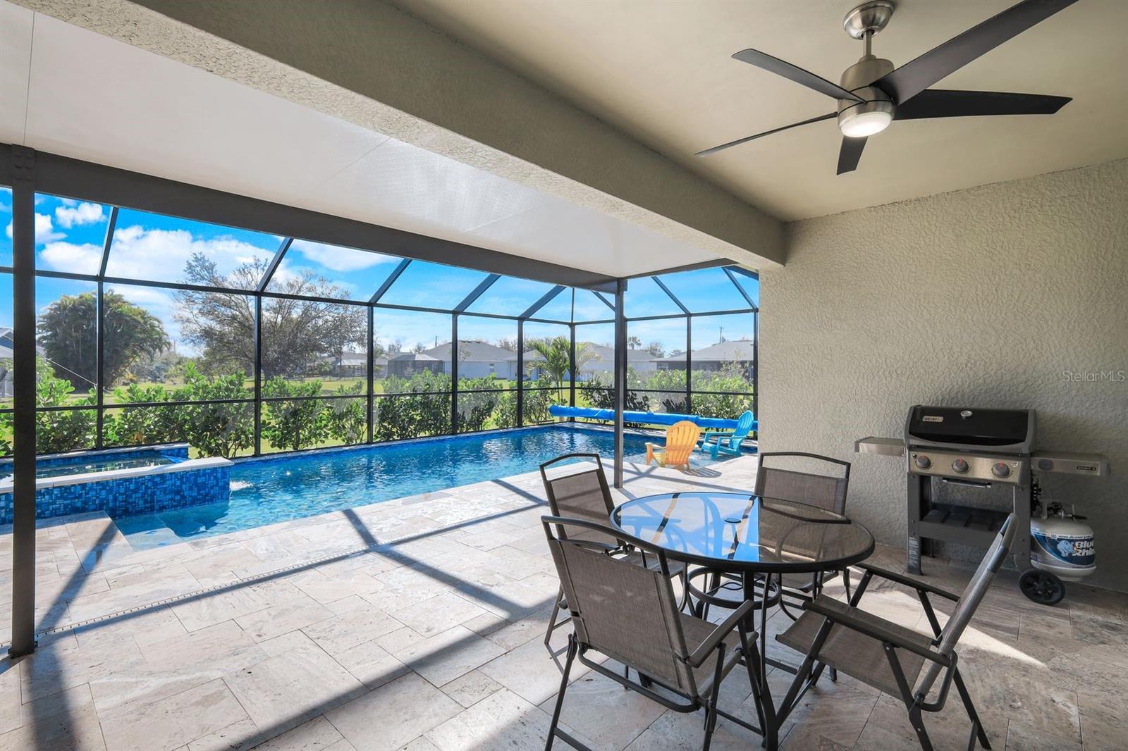 566 CORRIENTES CIR