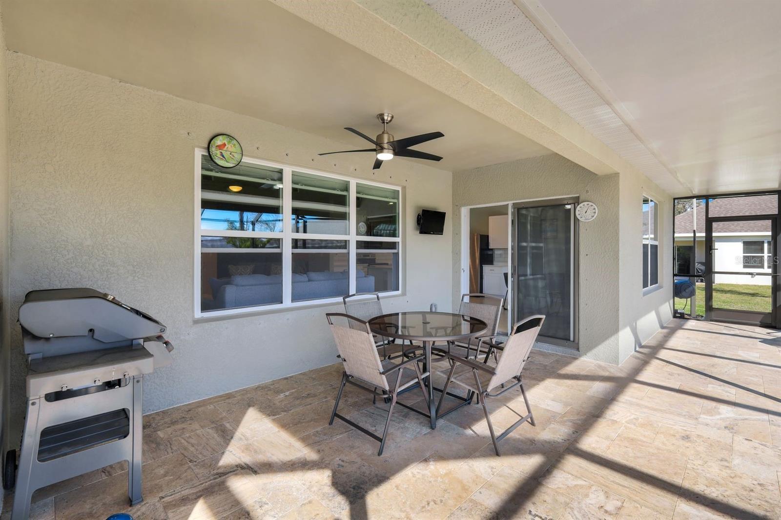 566 CORRIENTES CIR
