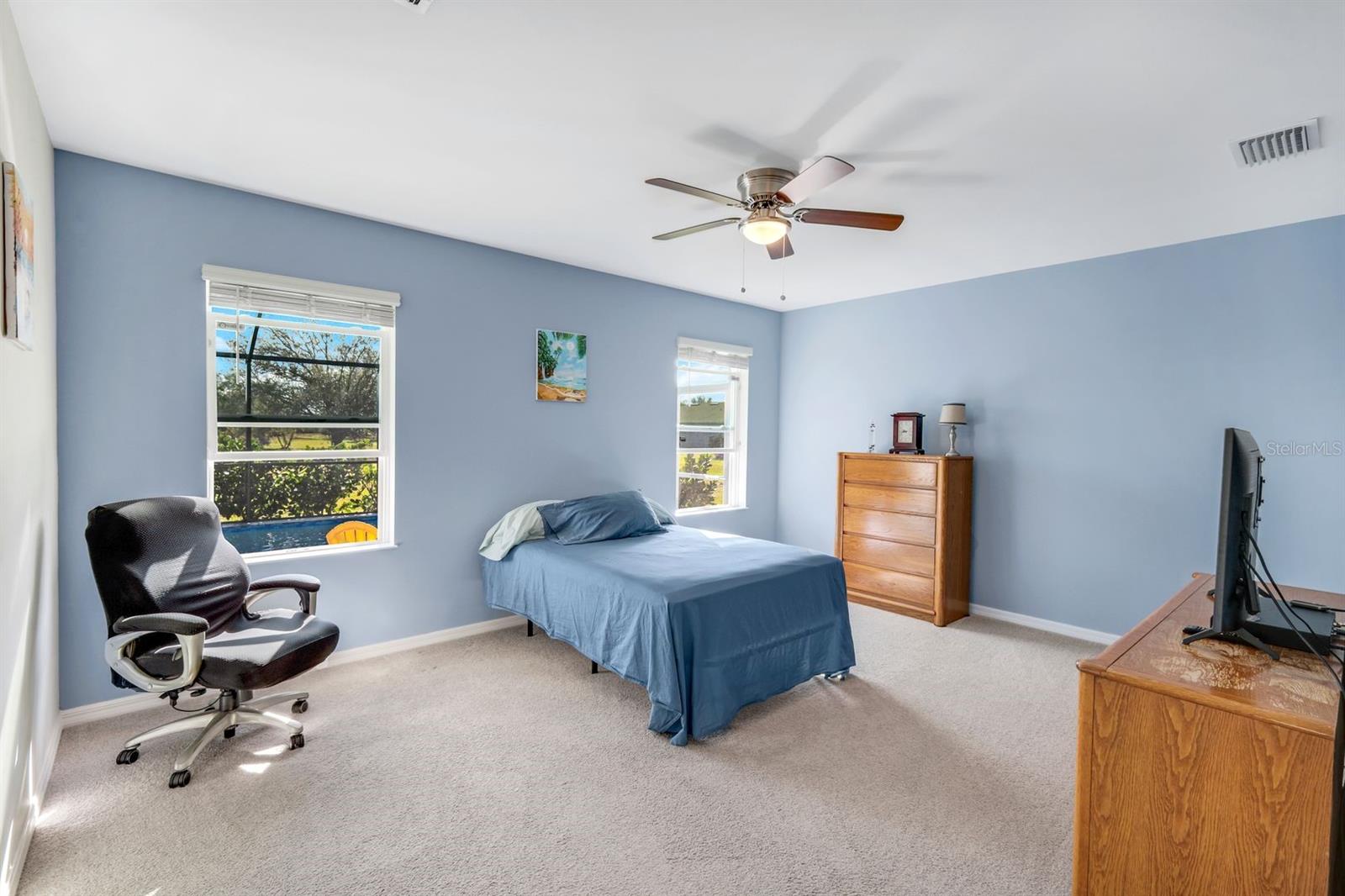 566 CORRIENTES CIR