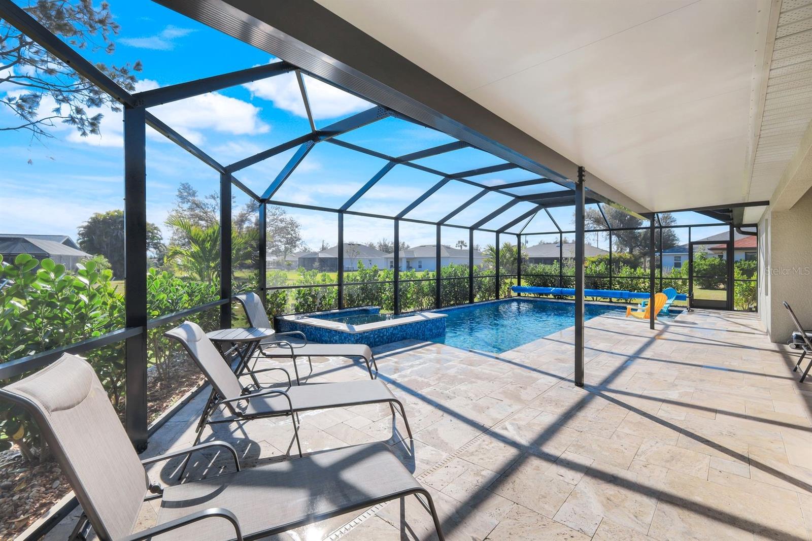 566 CORRIENTES CIR
