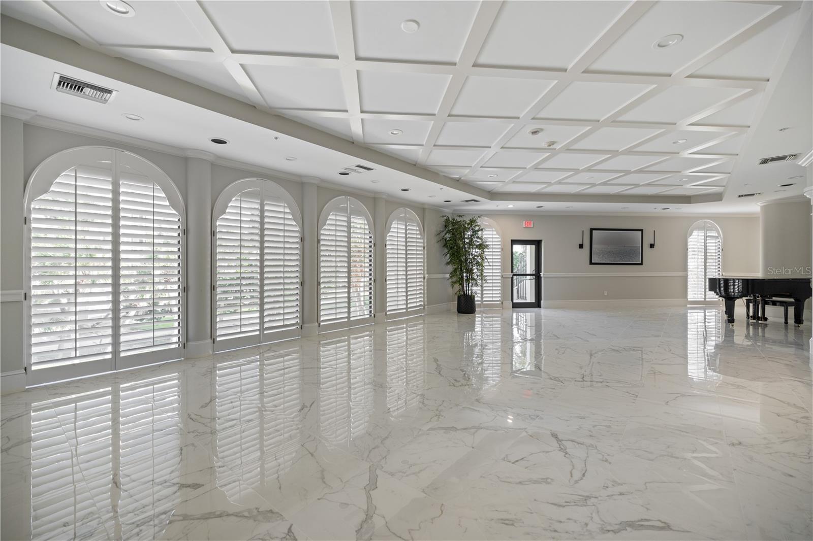 415 L AMBIANCE DR #C403