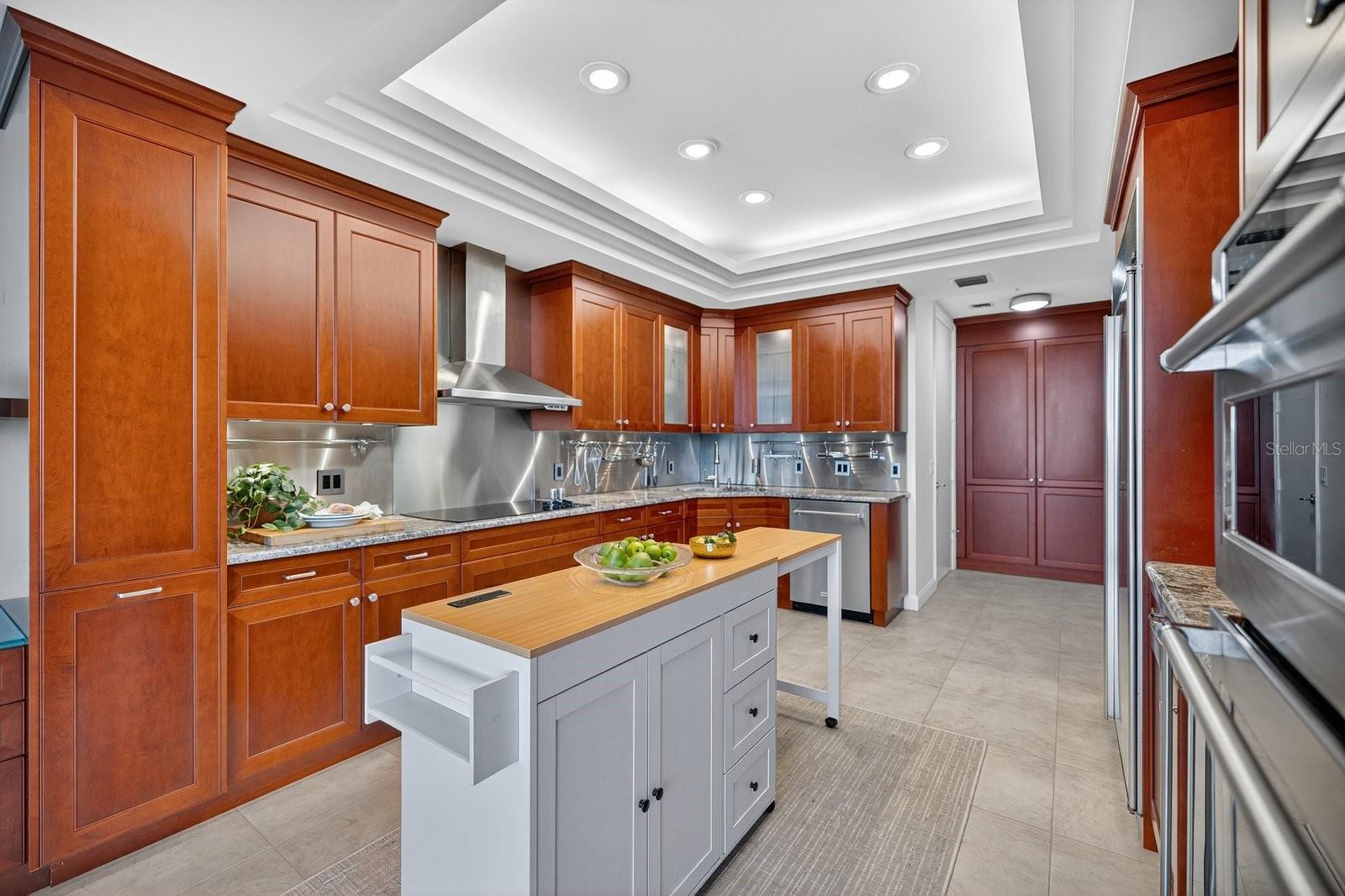 415 L AMBIANCE DR #C403