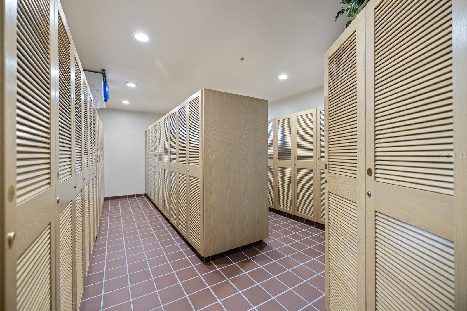 415 L AMBIANCE DR #C403