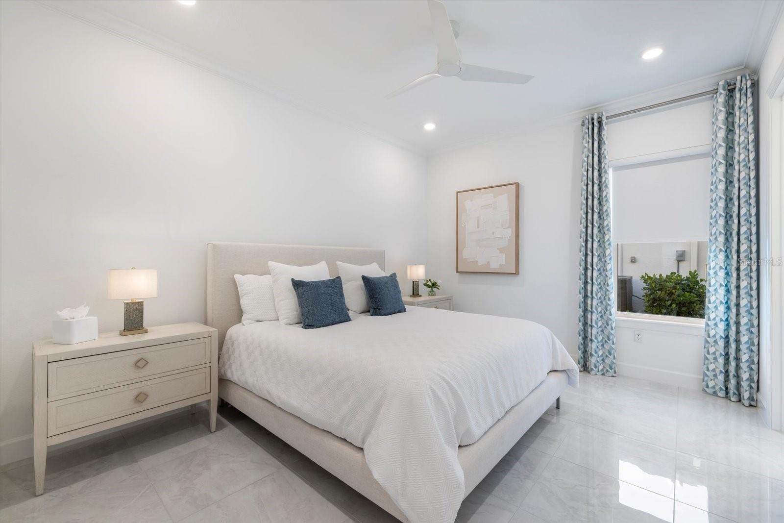 15603 DERNA TER