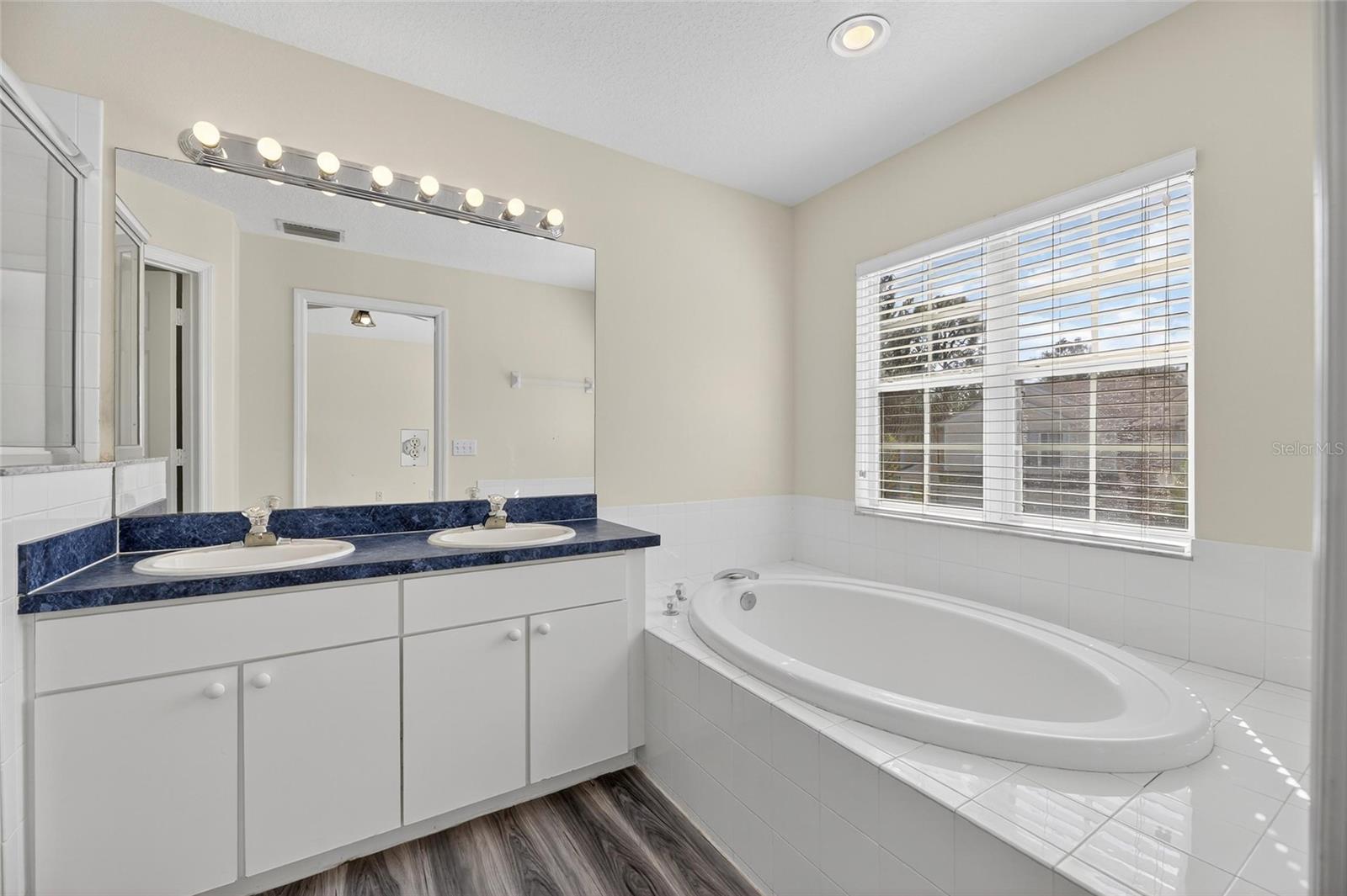 6418 ROSEFINCH CT #103