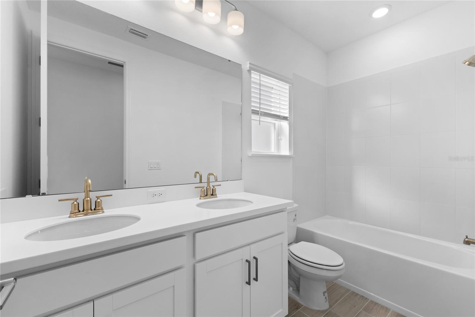 9048 TEQUILA SUNRISE DR