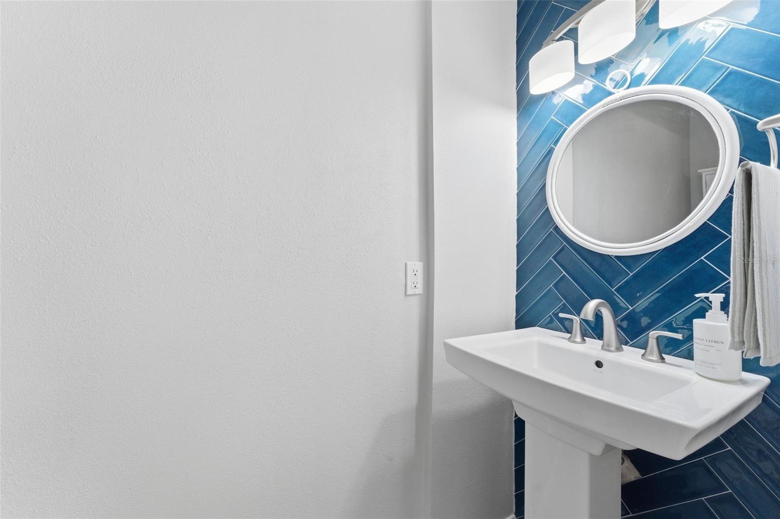 6221 FLAGFISH CT #105