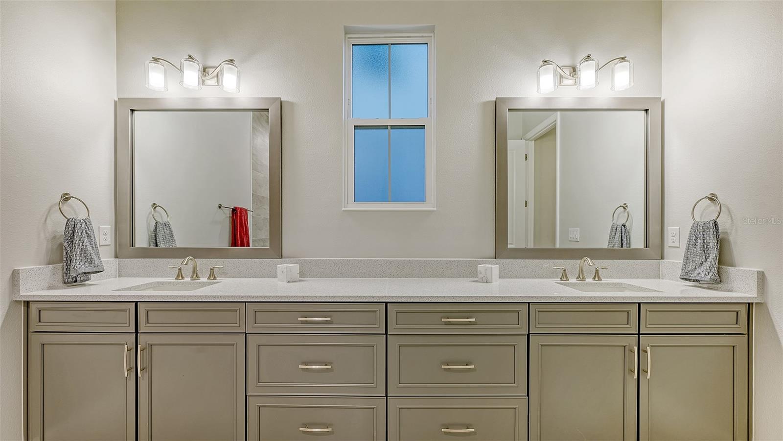 17811 ROOST PL