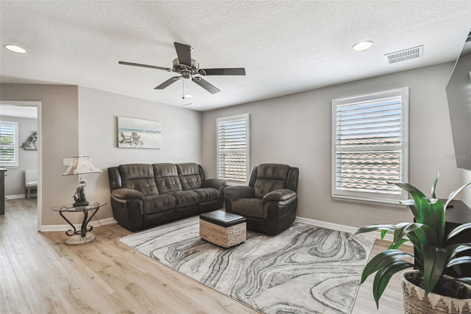 3006 ORIOLE DR