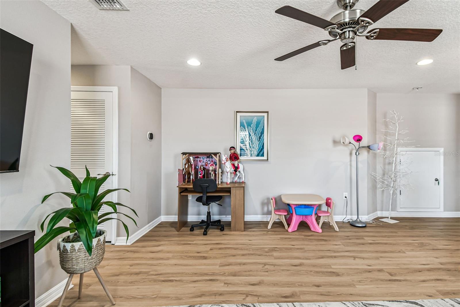 3006 ORIOLE DR