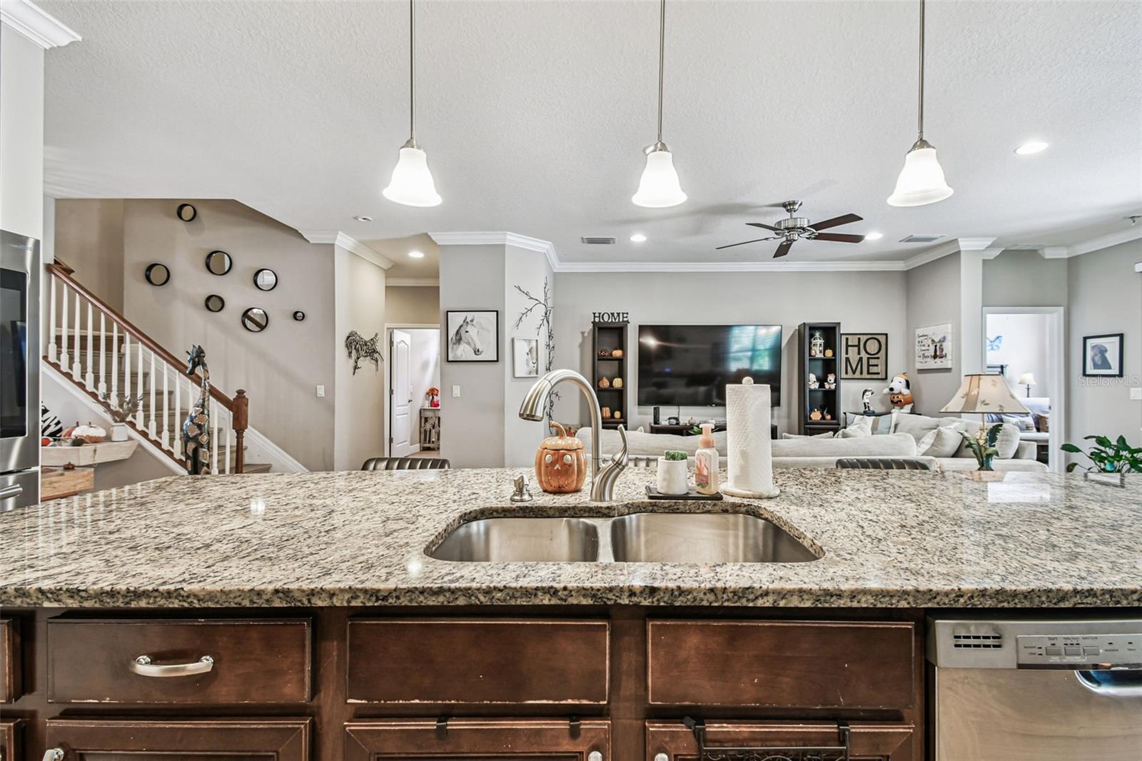 3006 ORIOLE DR