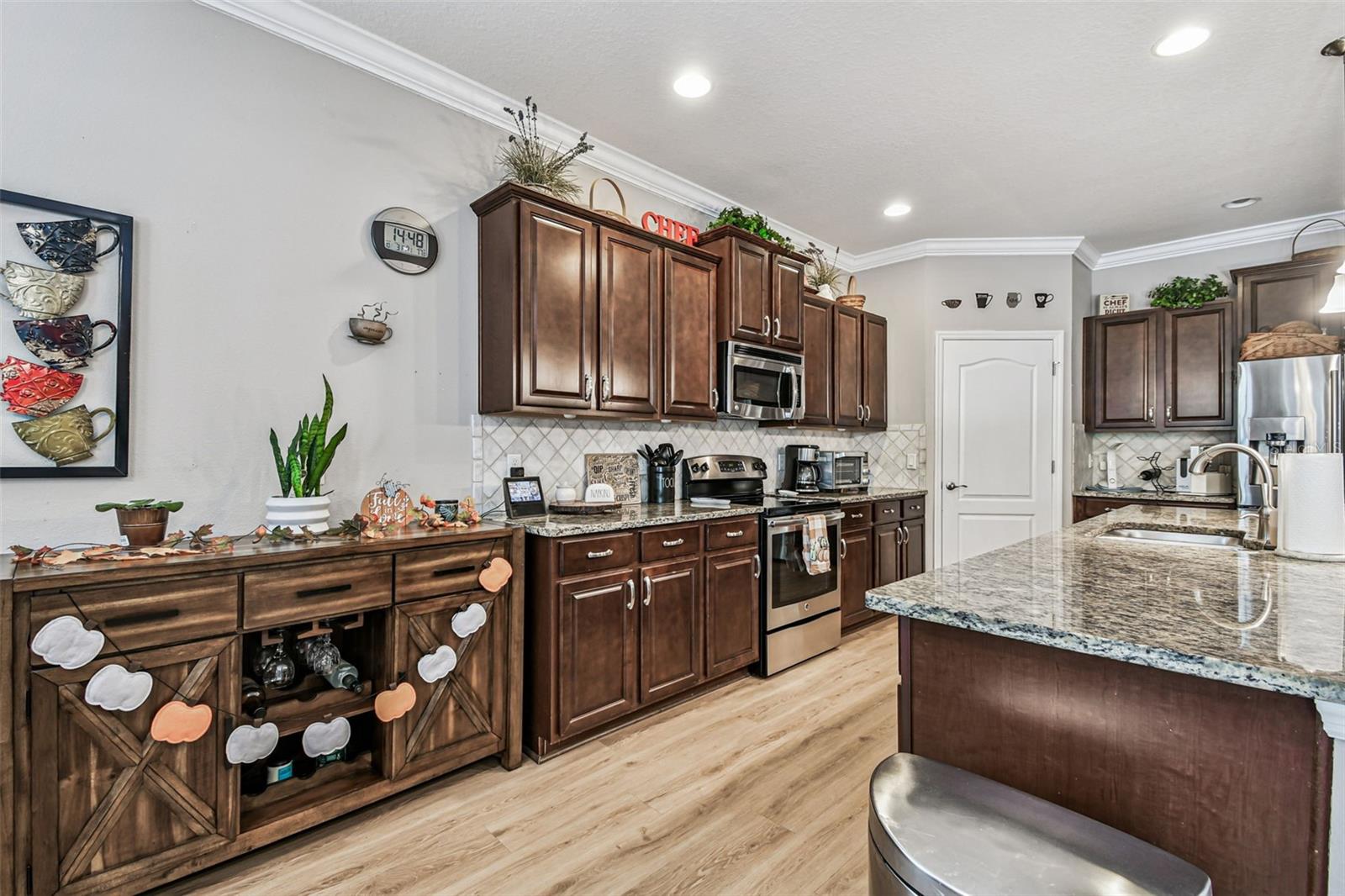 3006 ORIOLE DR