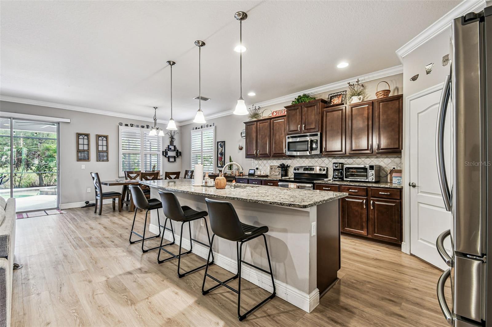 3006 ORIOLE DR