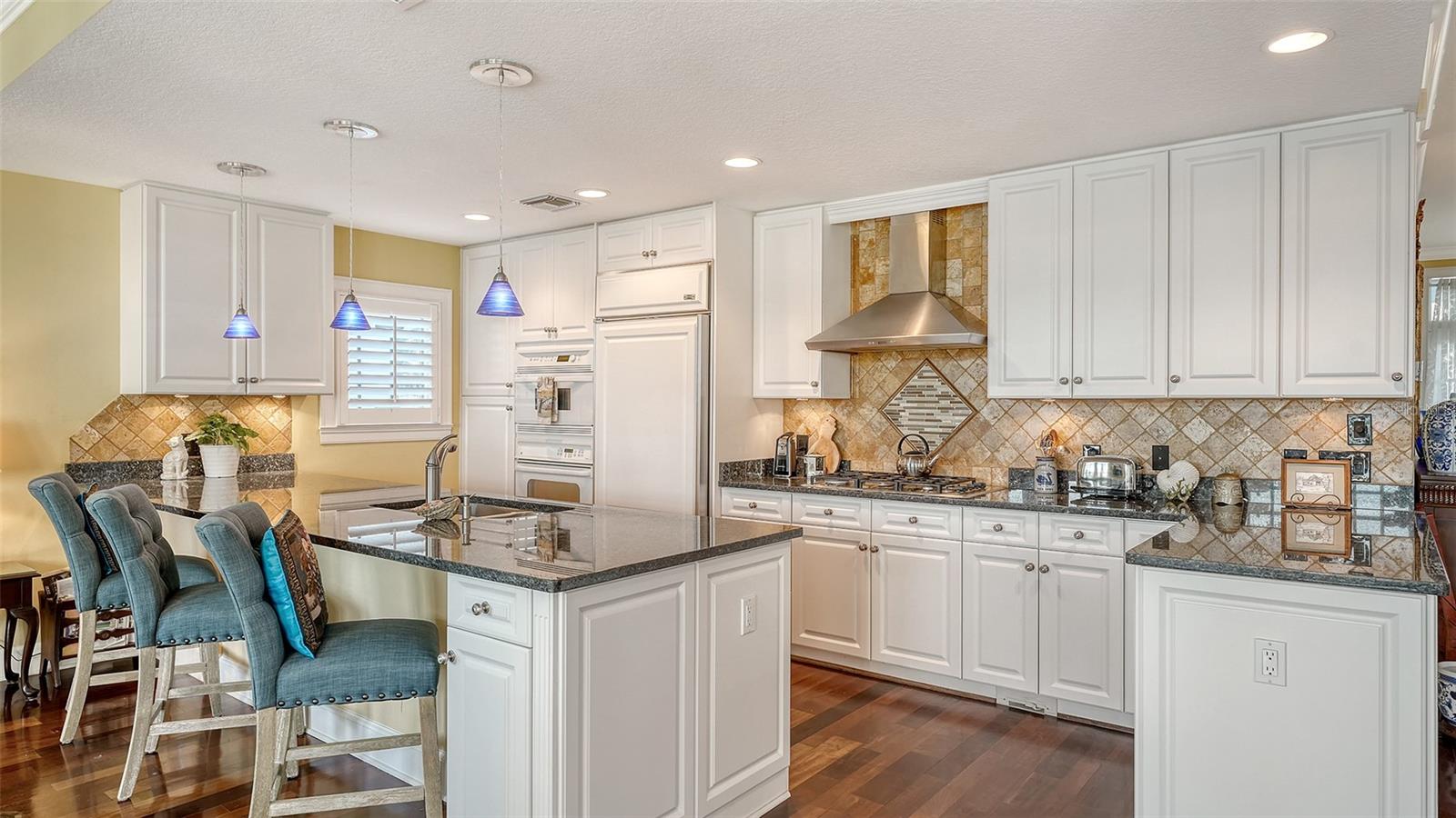 31 ISLAND CT