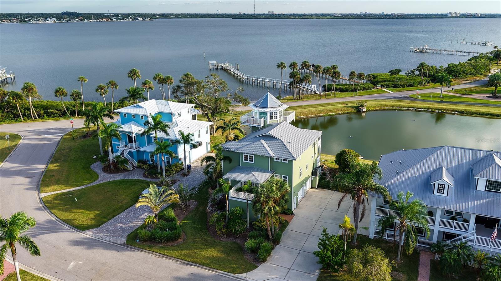 31 ISLAND CT