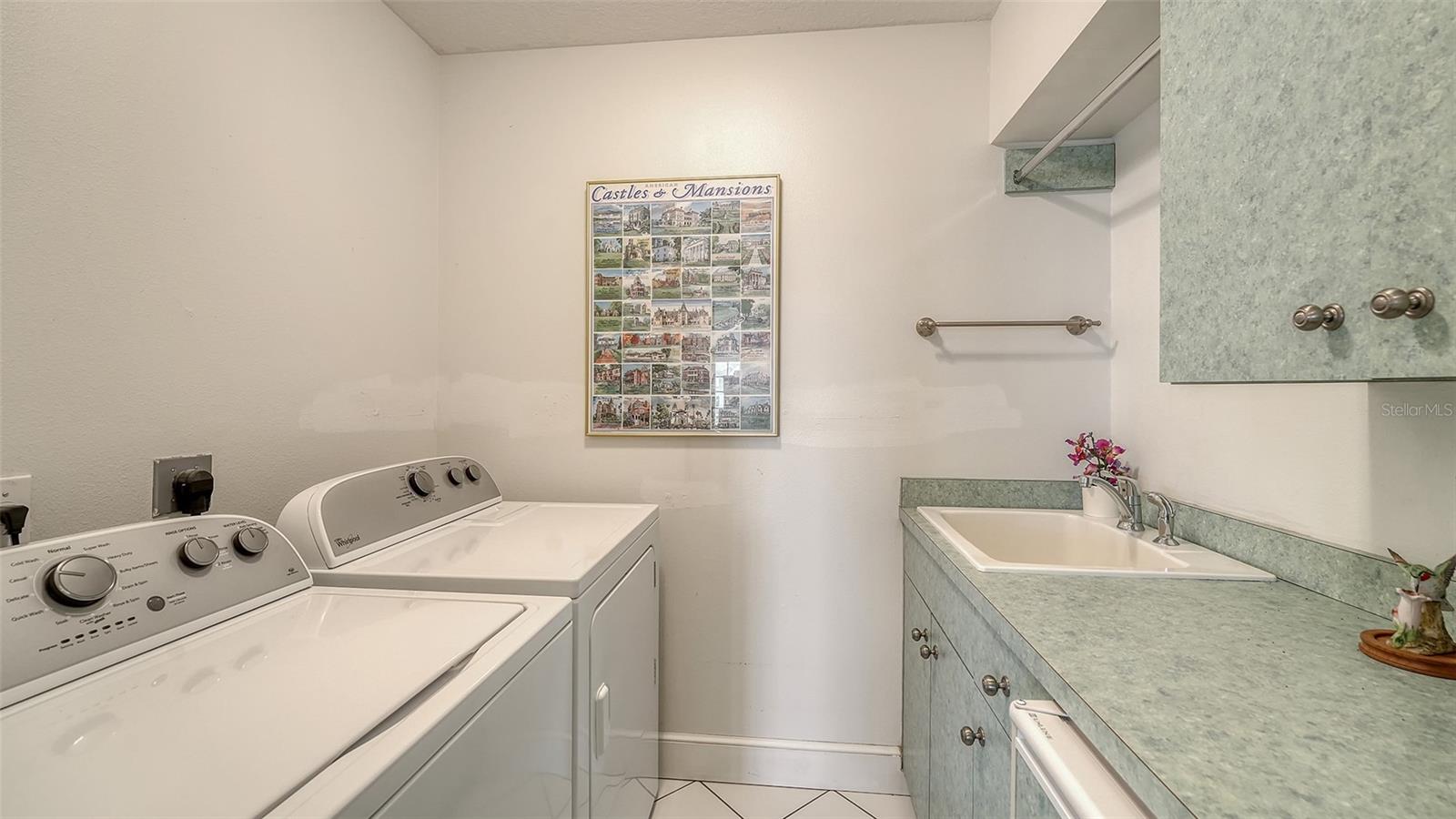 31 ISLAND CT