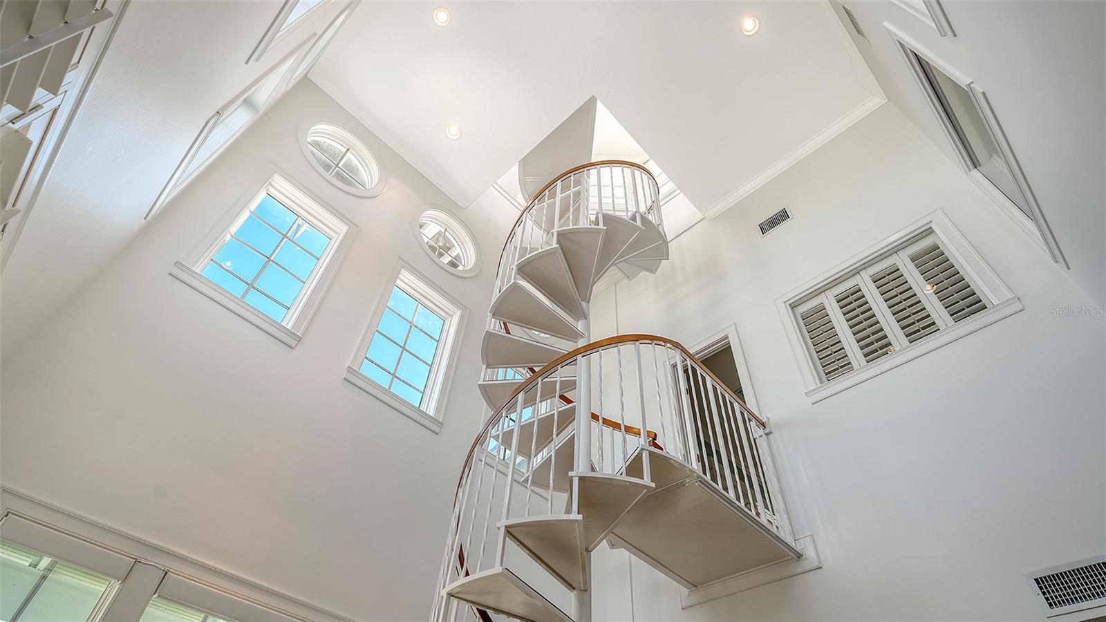 31 ISLAND CT