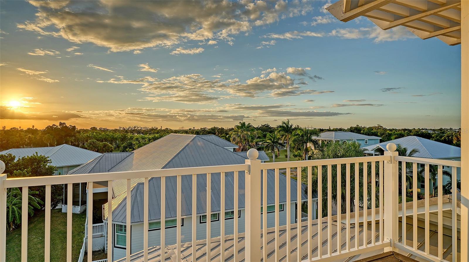 31 ISLAND CT