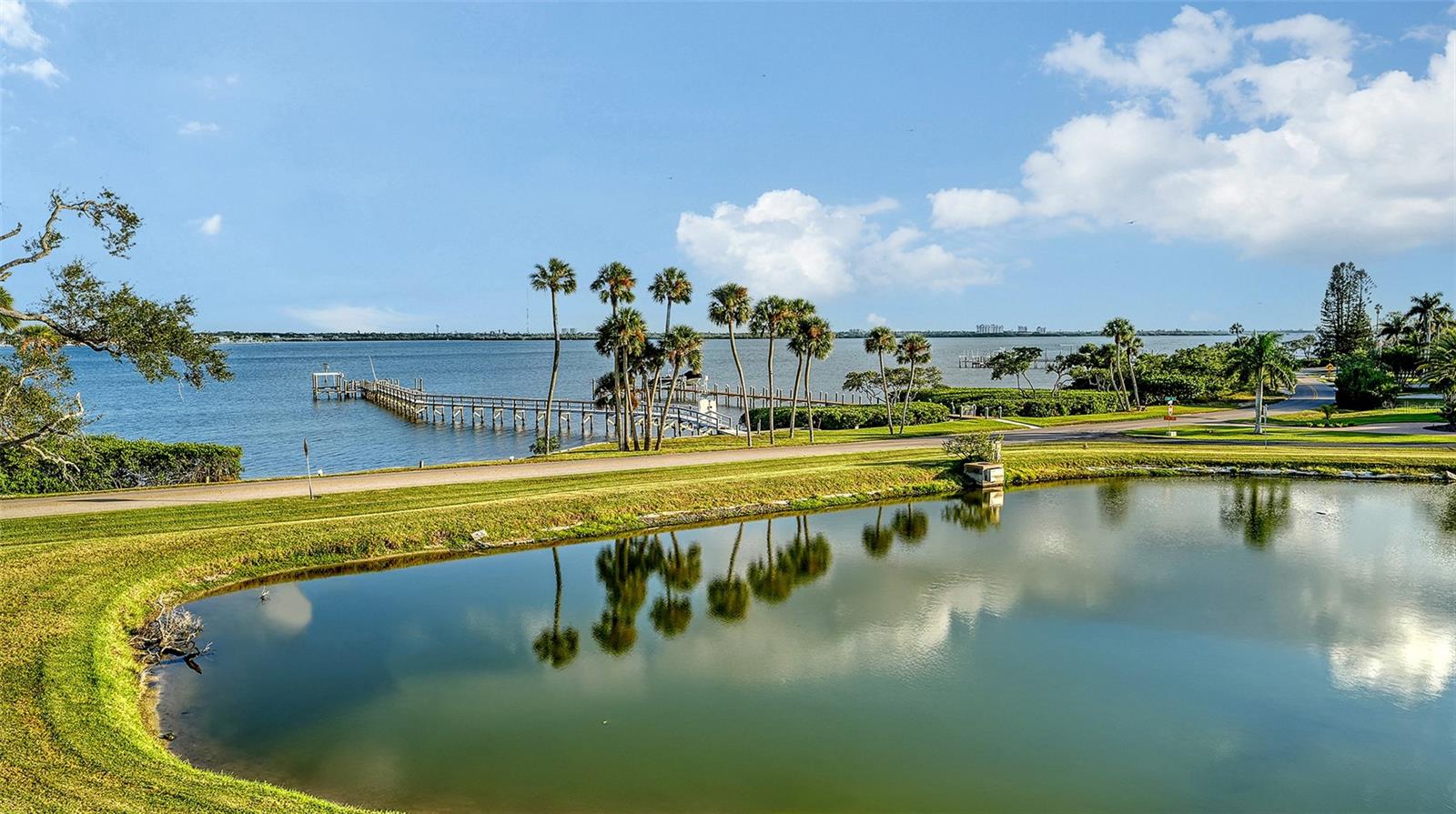 31 ISLAND CT
