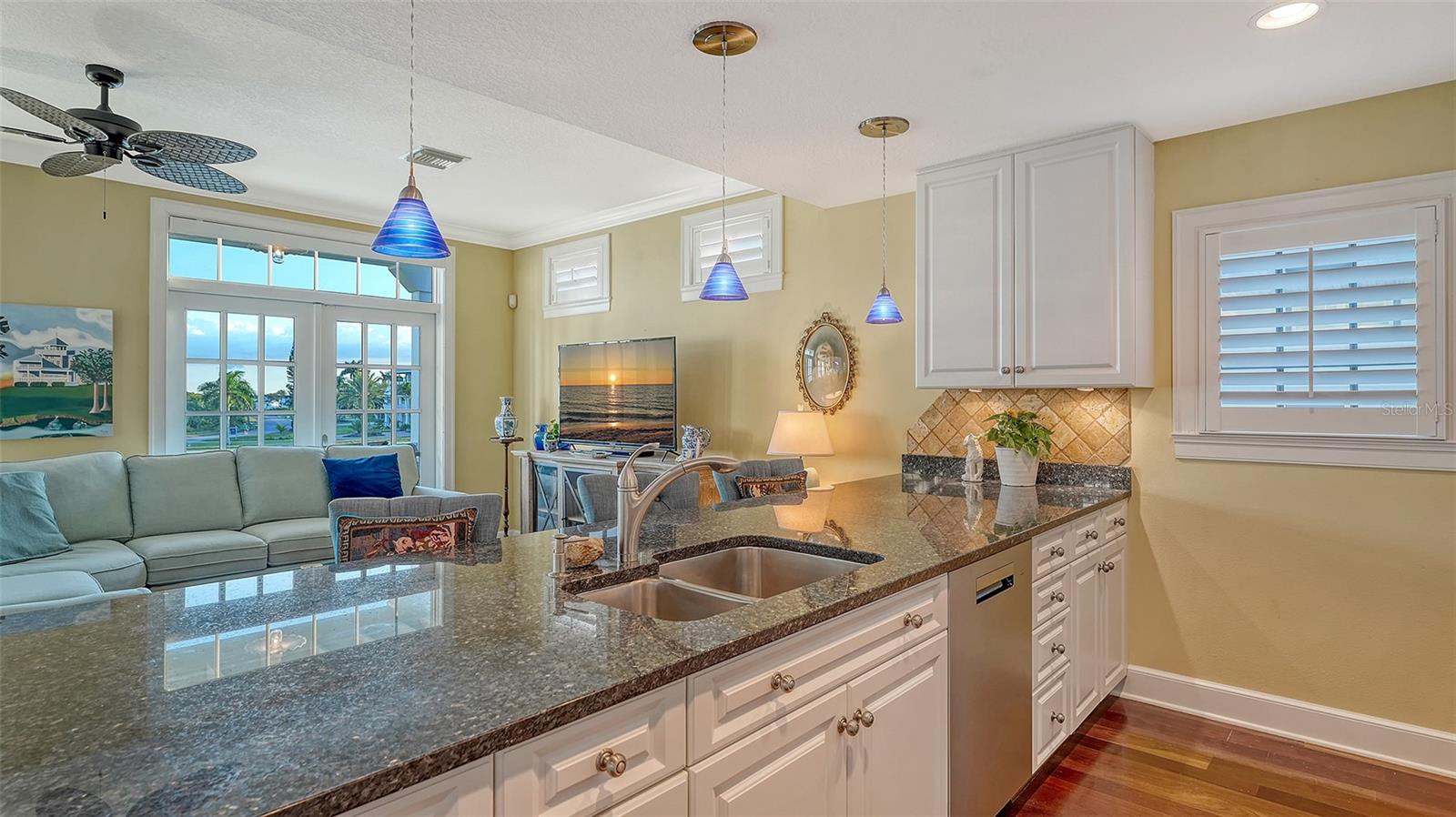 31 ISLAND CT
