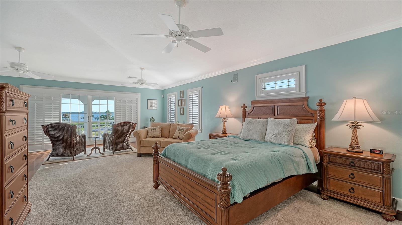 31 ISLAND CT